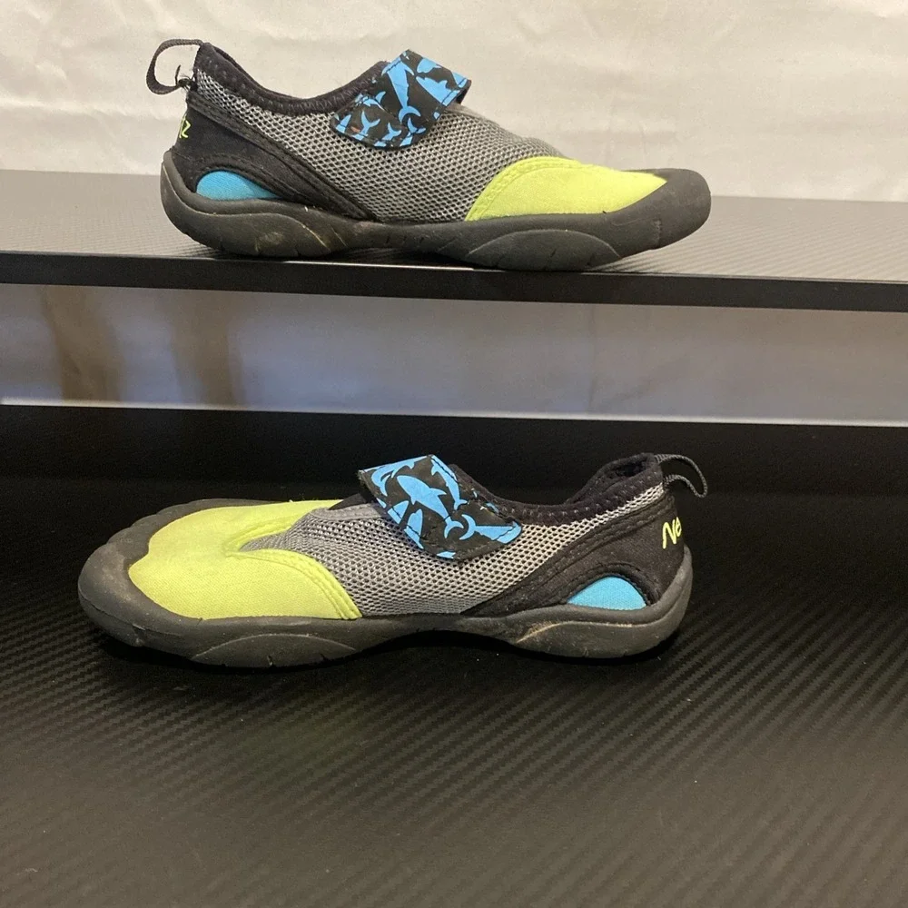 Newtz Youth Water Shoes Shark Gray Green Aqua Sock Beach Size 12